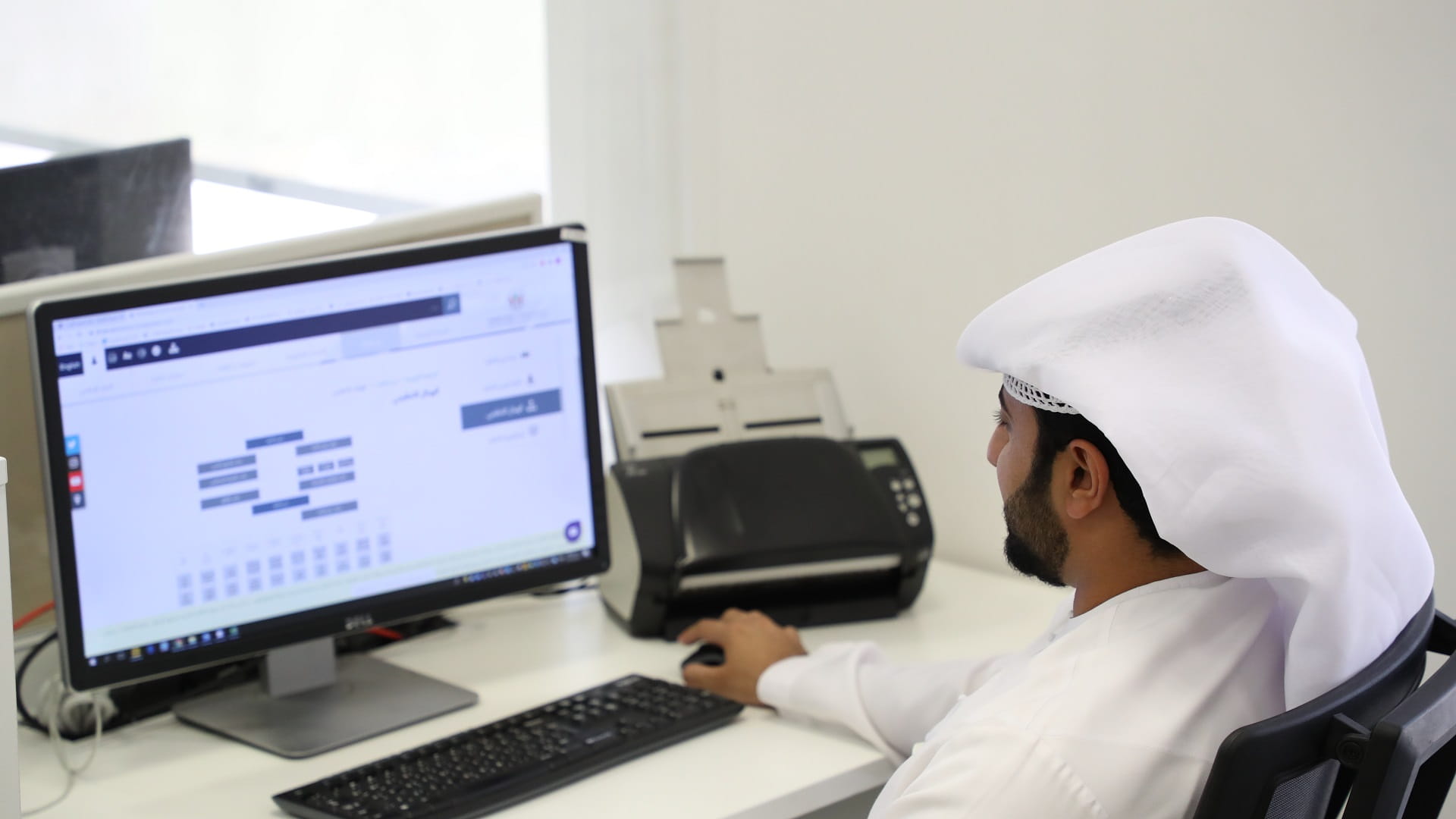 صورة بعنوان: موارد الشارقة تختتم مرحلة التقييم النهائي للموظف الحكومي 31ديسمبر 