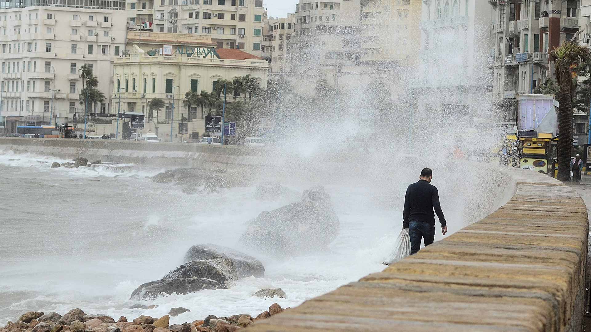 صورة بعنوان: مصر تغلق 3 موانئ بسبب سوء الأحوال الجوية 
