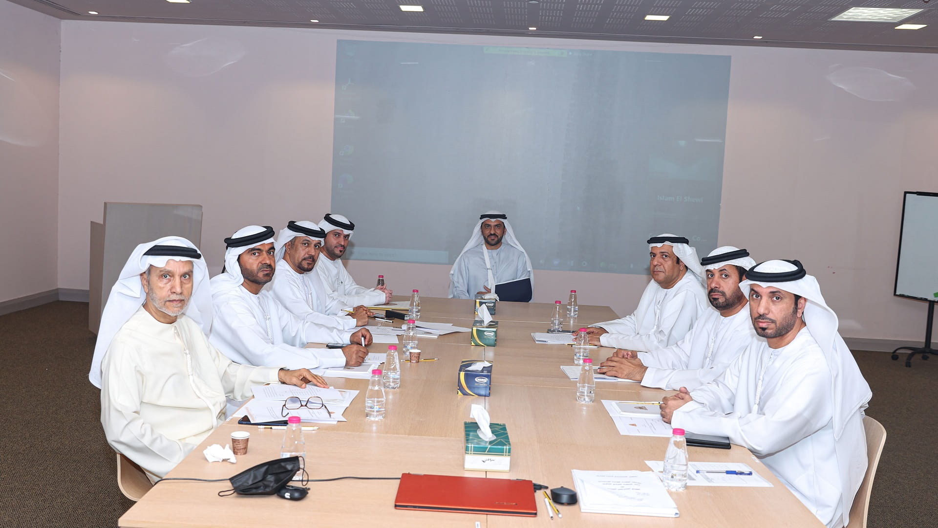 صورة بعنوان: "لجنة الاستشاري" تعد توصياتها بشأن أعمال "موانئ الشارقة" 