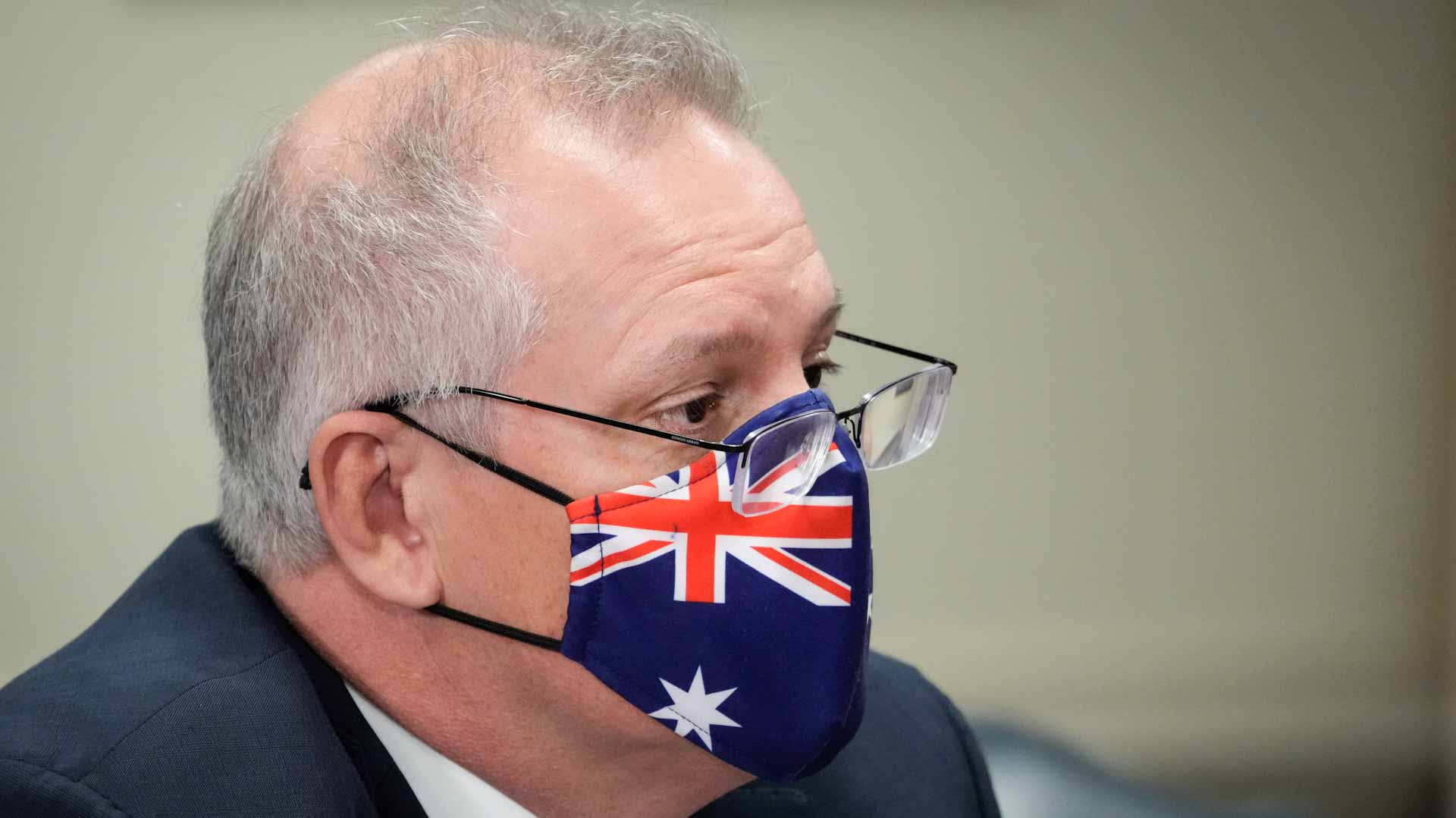 Image for the title: Australia rules out lockdowns despite Omicron surge 