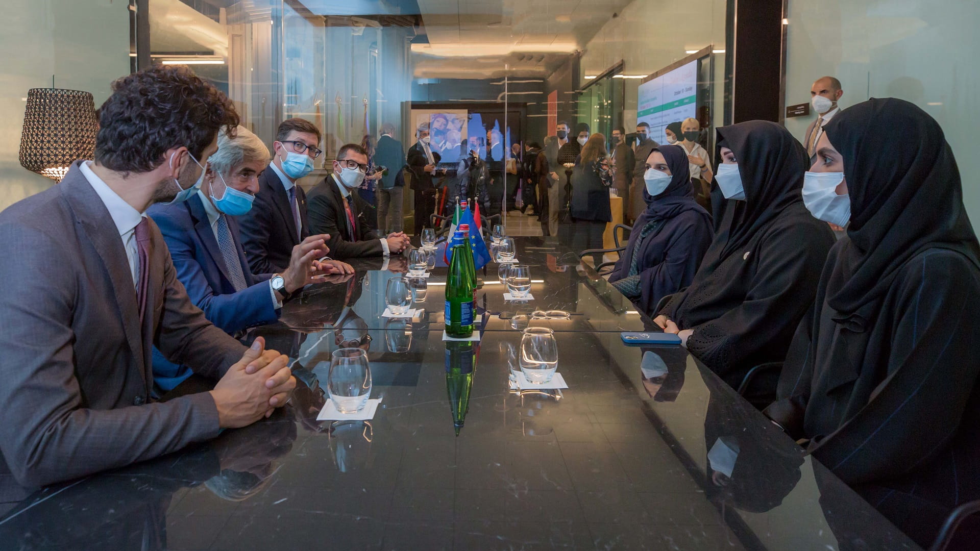 صورة بعنوان: لطيفة بنت محمد تبحث وعمدة فلورنسا تعزيز التعاون الثقافي والإبداعي 