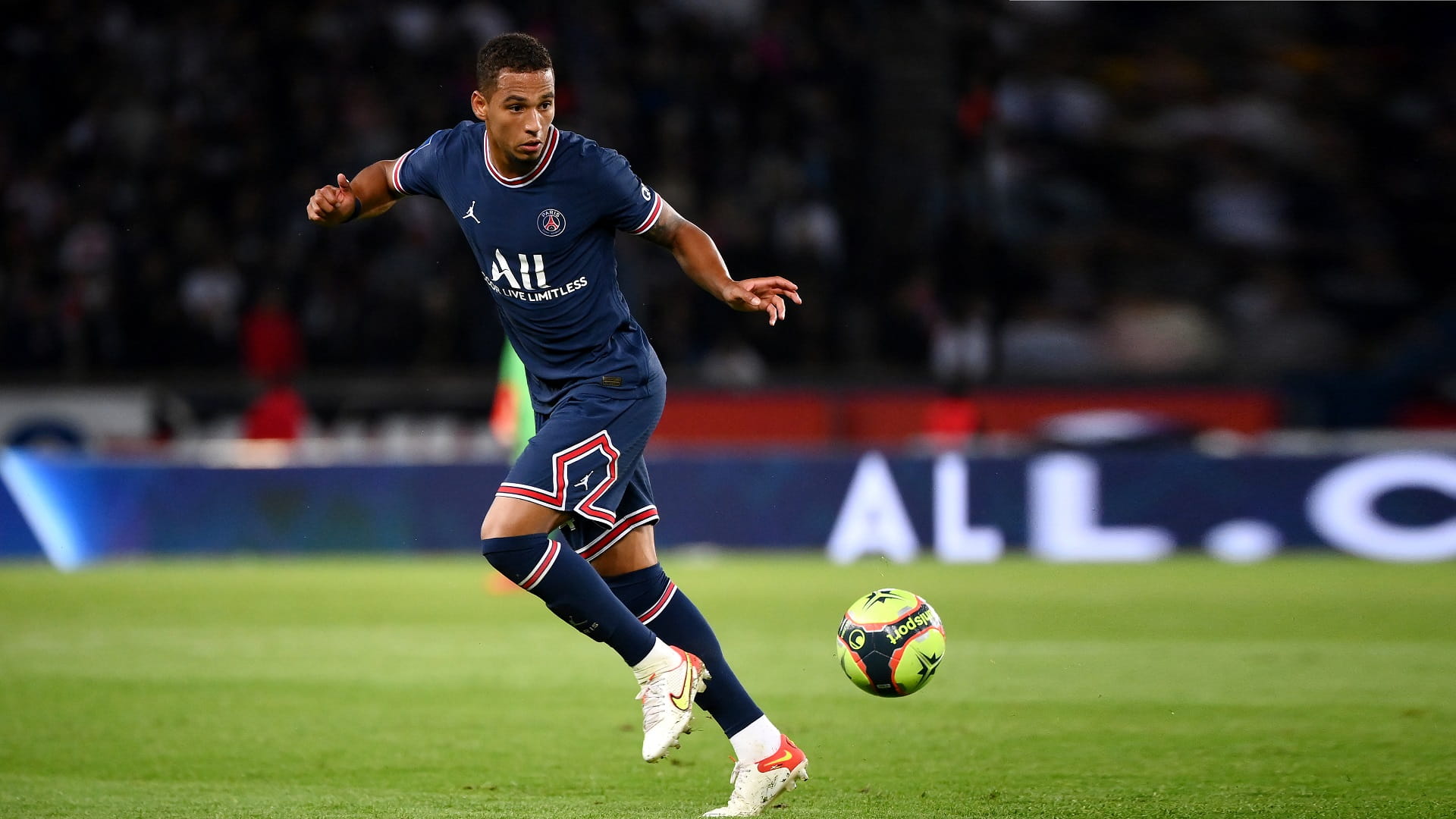 صورة بعنوان: نادي باريس سان جيرمان يعلن إصابة كيرير بفيروس كورونا 