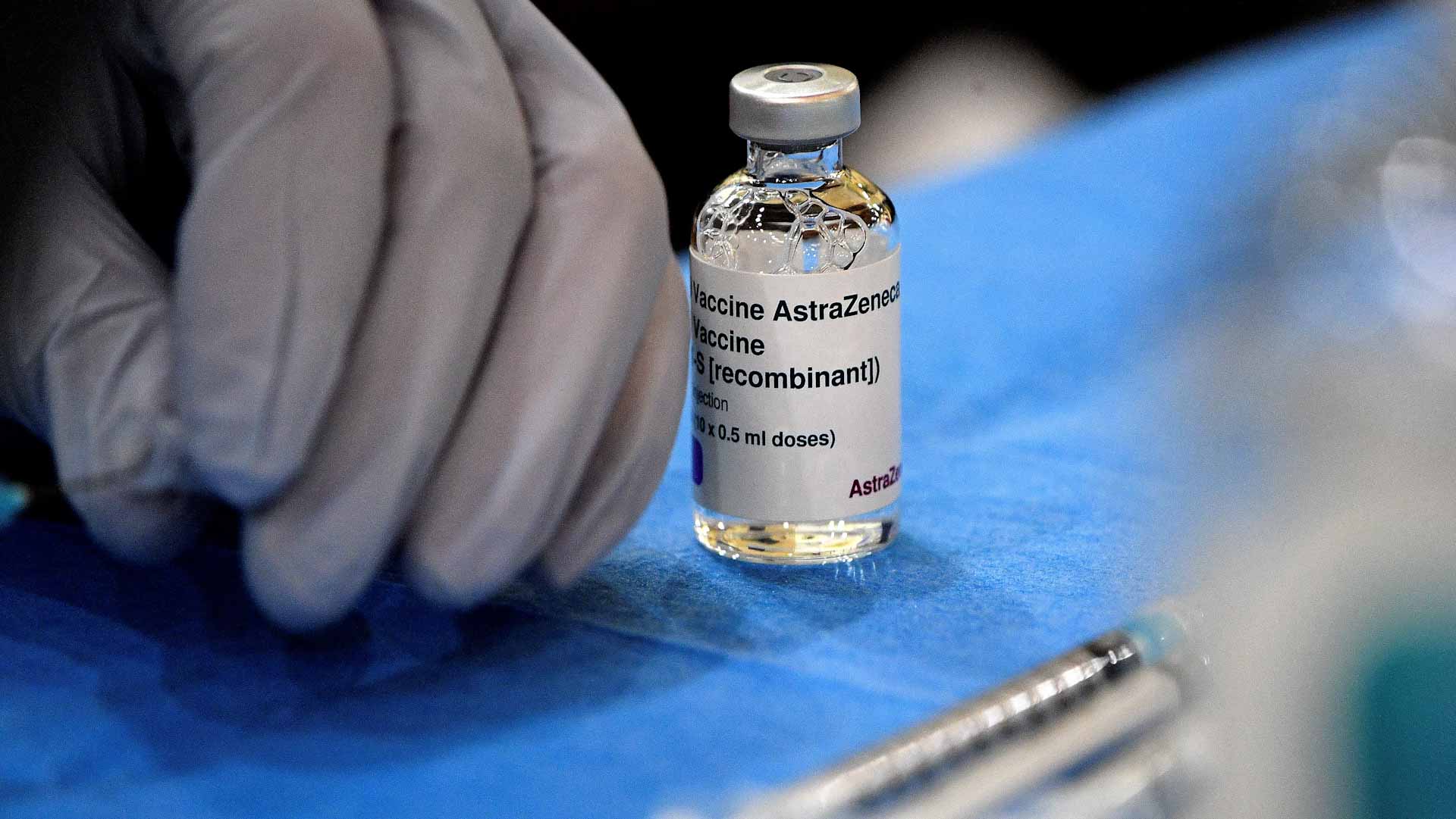 Image for the title: AstraZeneca, Oxford aim to produce Omicron-targeted vaccine 