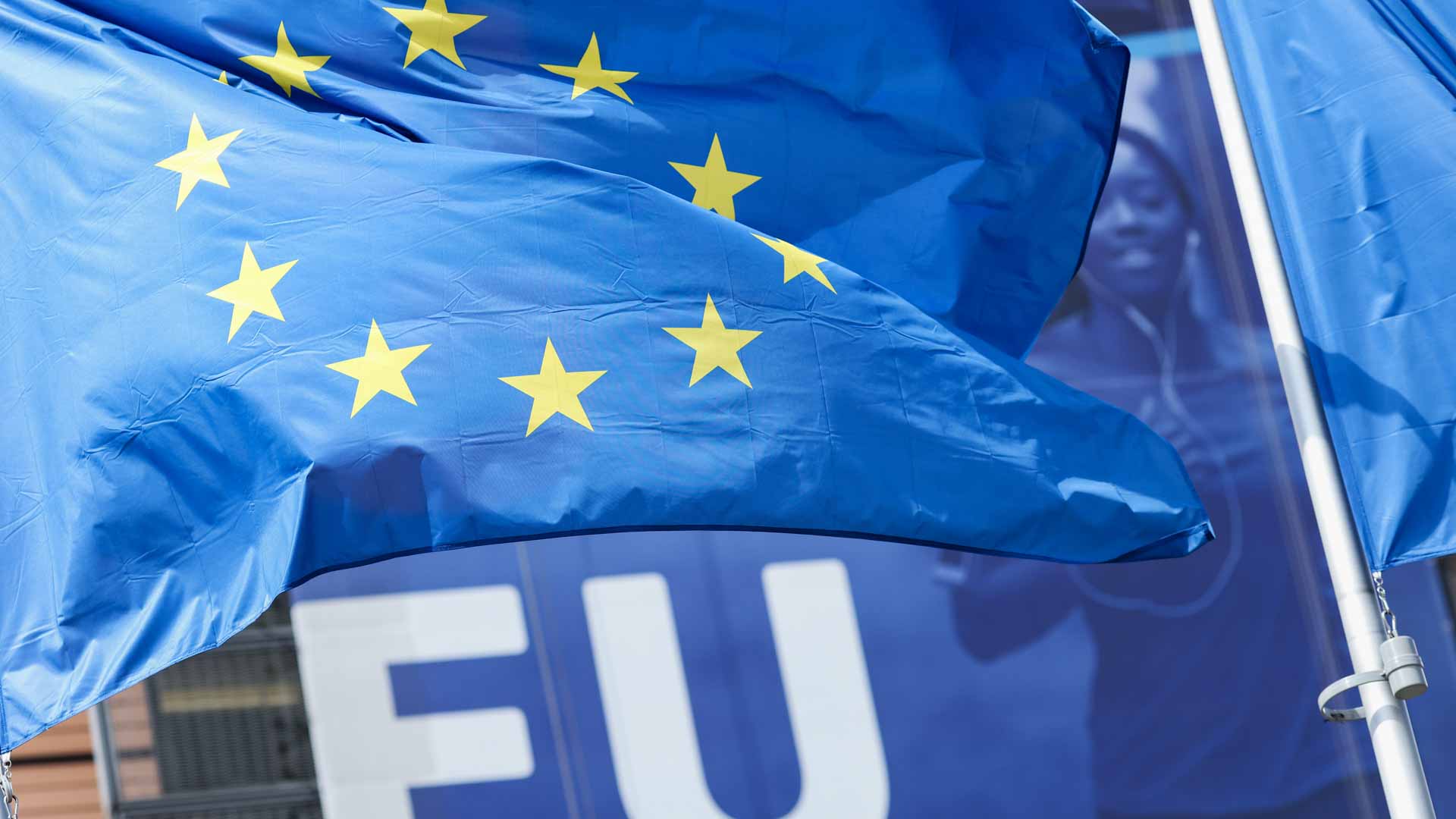 Image for the title: EU to limit vaccine validity in Covid pass to 9 months 