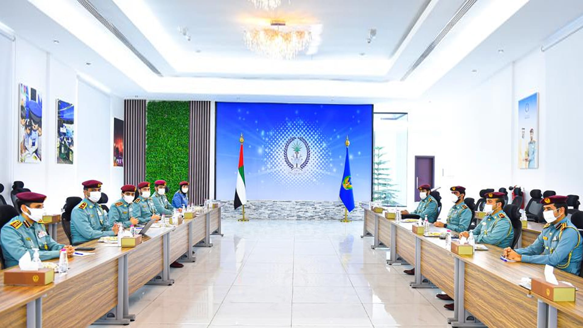 صورة بعنوان: شرطة الشارقة تطلع نظيرتها بالفجيرة على أفضل الممارسات الأمنية 