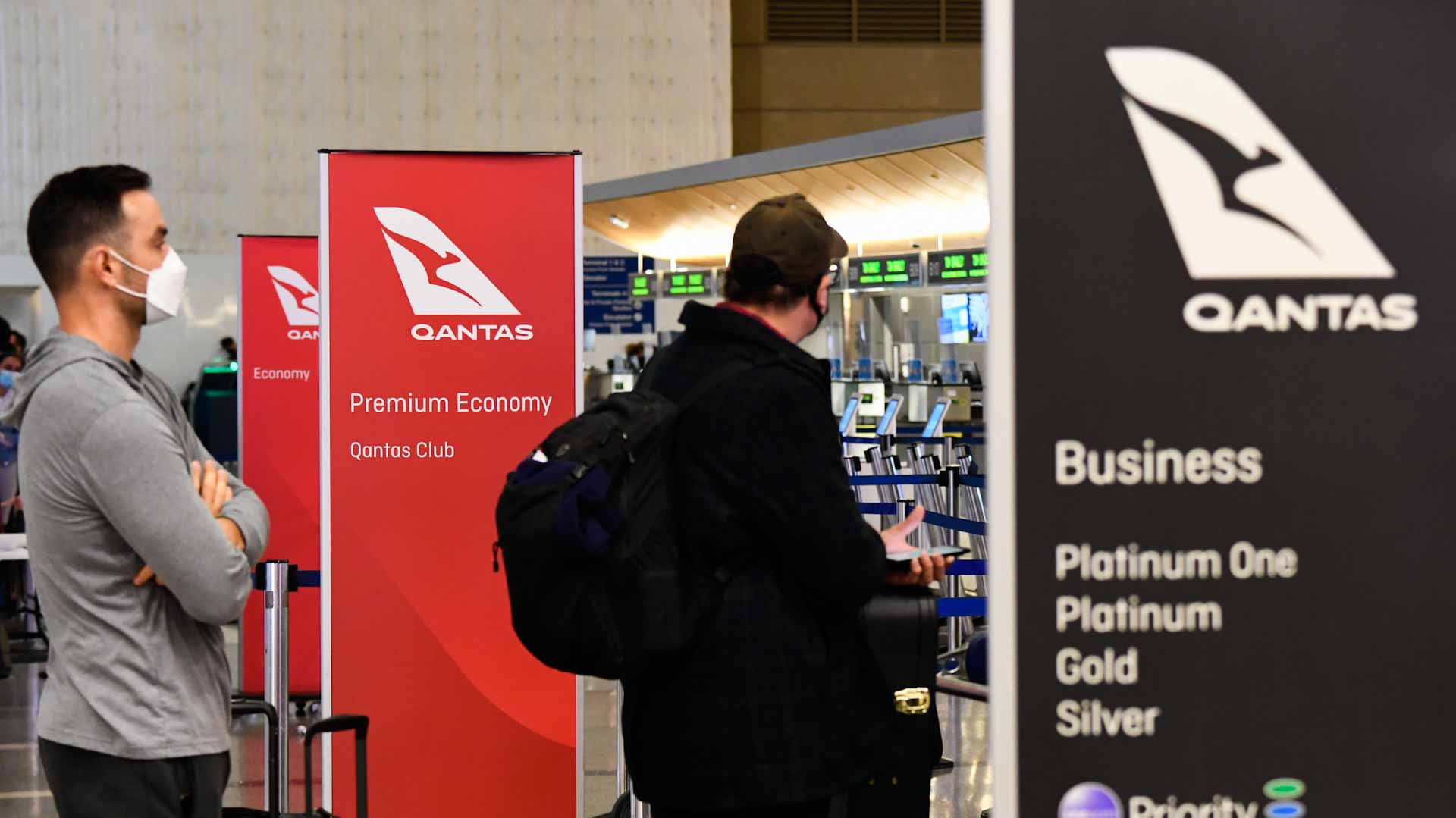 Image for the title: COVID-testing rules spark Christmas travel chaos in Australia  