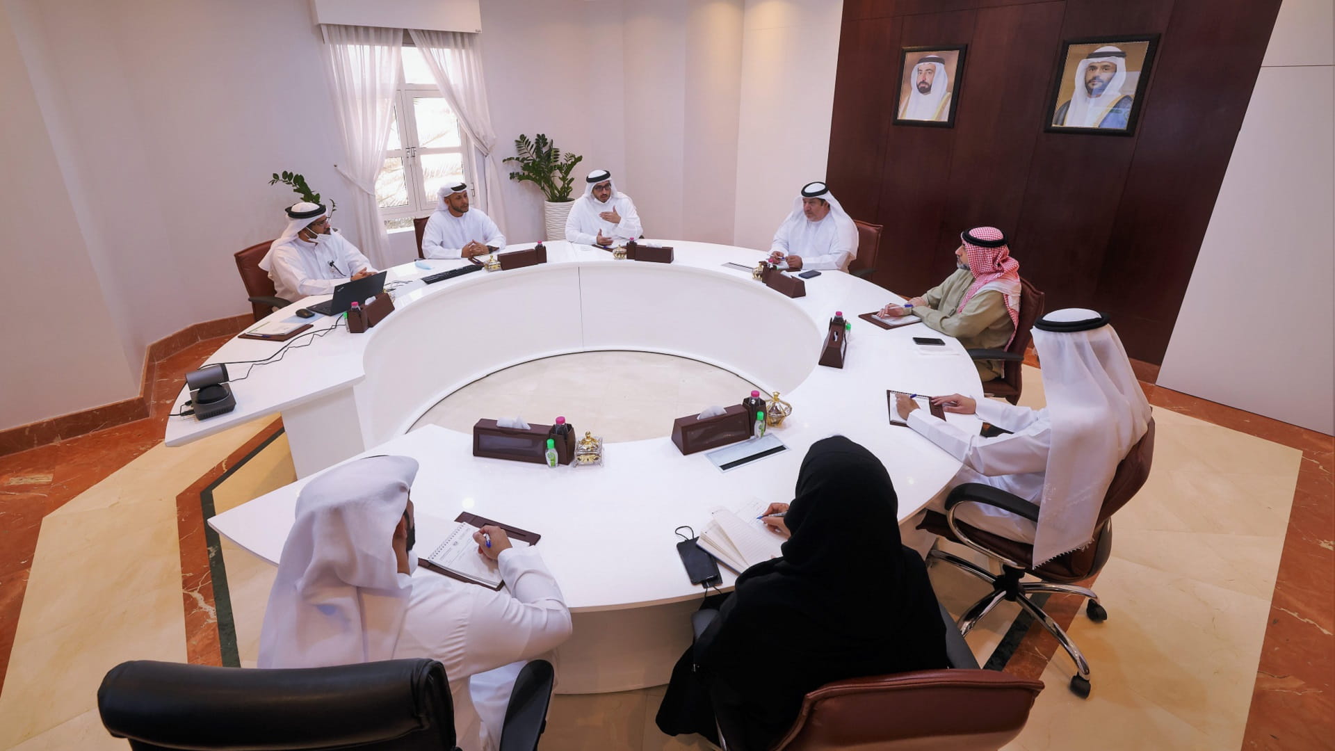 Image for the title: SEDD discusses cooperation with the Emirates Red Crescent 