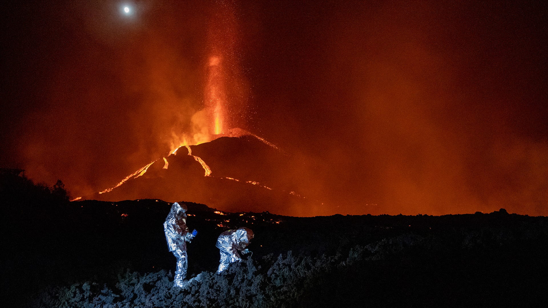 Image for the title: Spain Canaries’ Volcano eruption officially over 