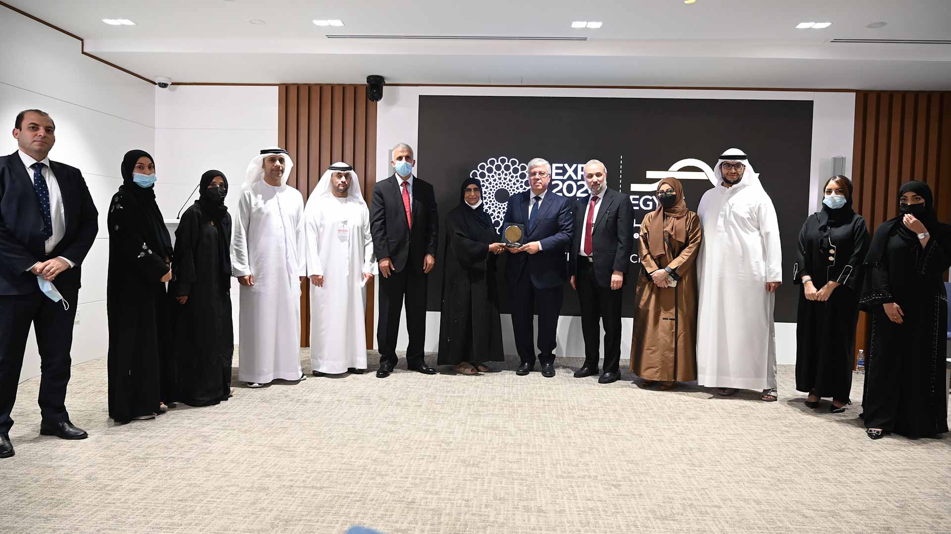 صورة بعنوان: جامعة الشارقة تبحث سبل تعزيز التعاون مع مصر والسعودية وكولومبيا 