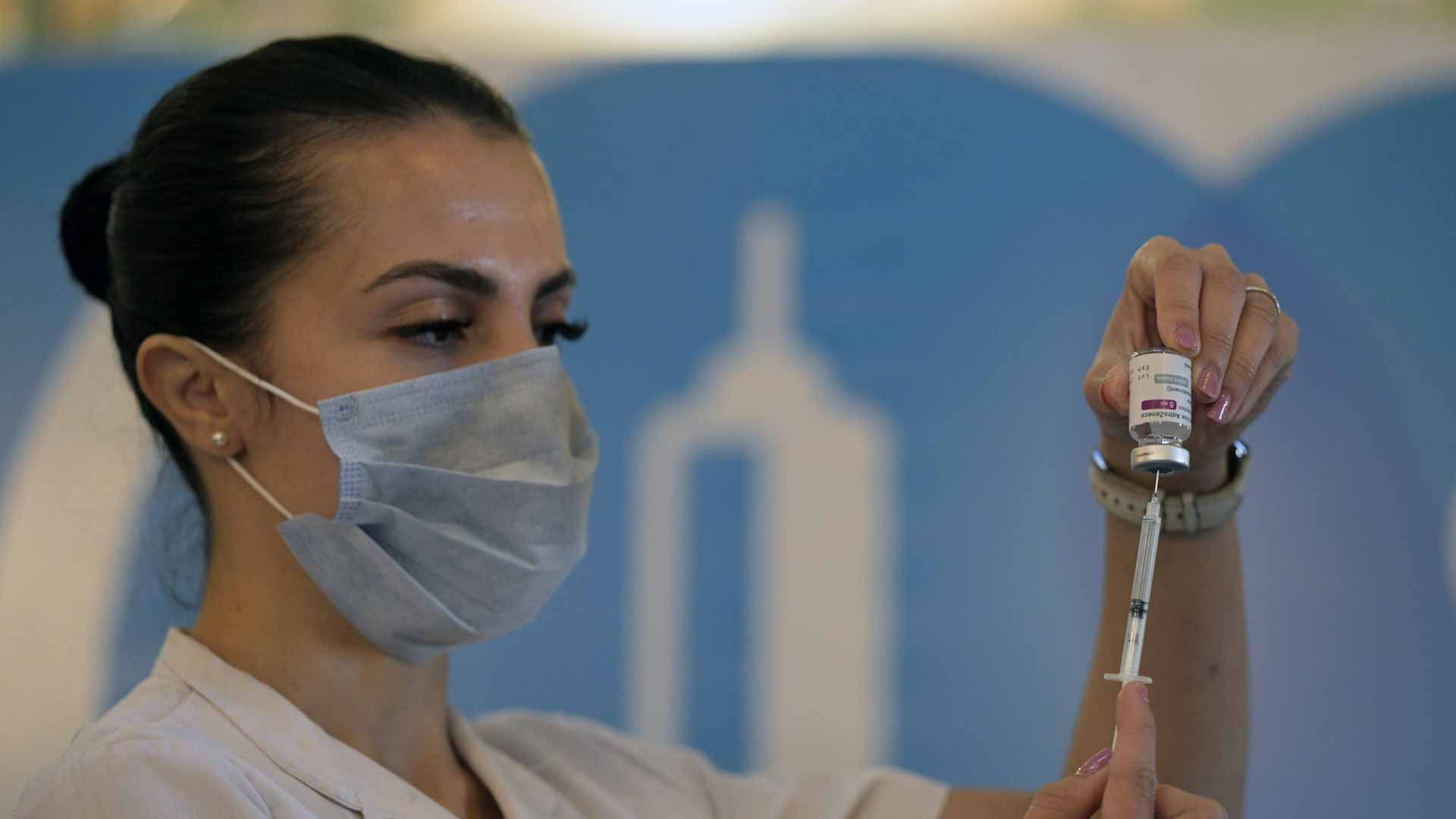 Image for the title: Argentina braces for new COVID wave as cases rise to highest  