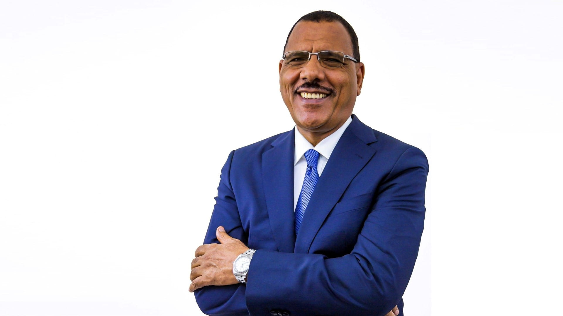 Image for the title: Niger President visits DP's Smart Station at Expo 2020 