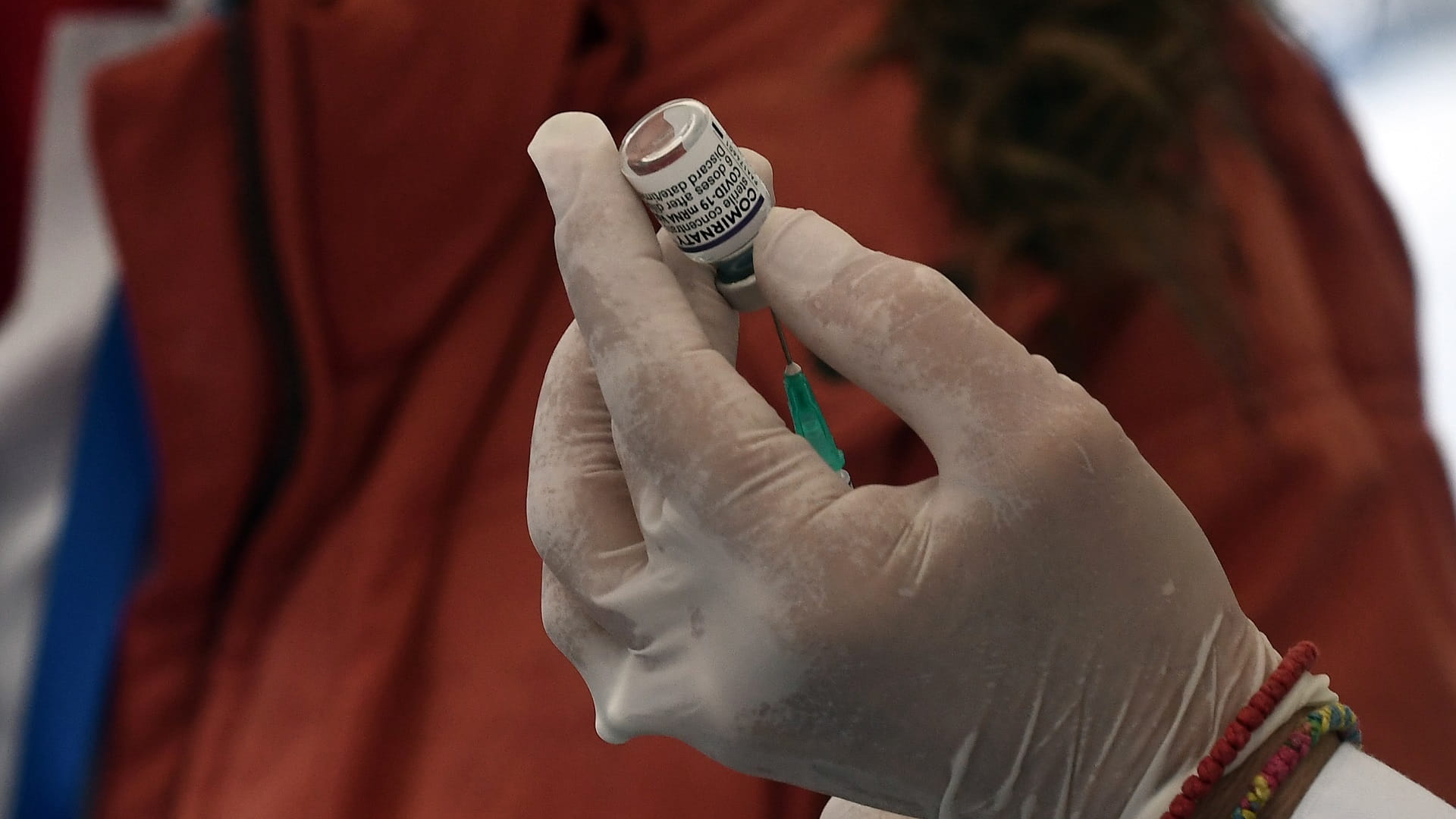 Image for the title: Greece reports new COVID-19 daily record, 76 deaths 