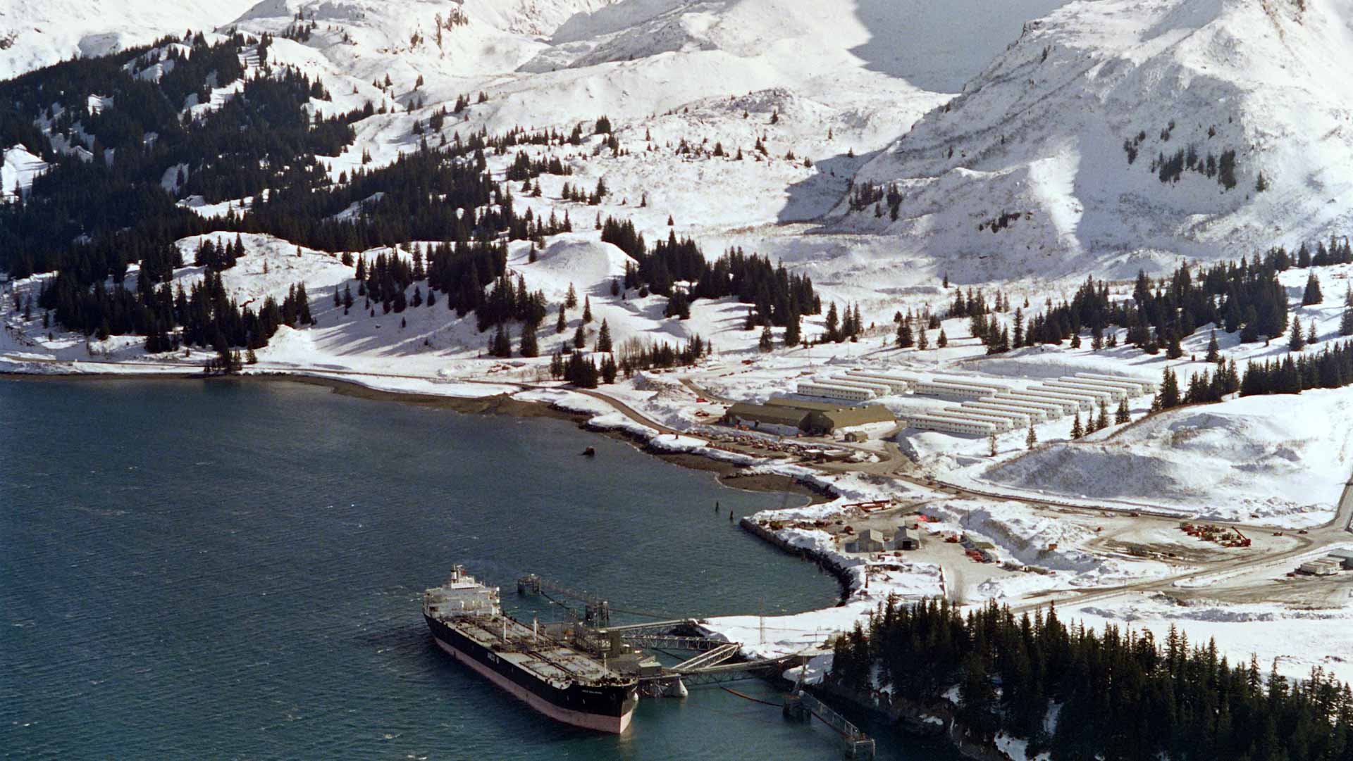 Image for the title: Alaska faces 'Icemageddon' as temperatures swing wildly 