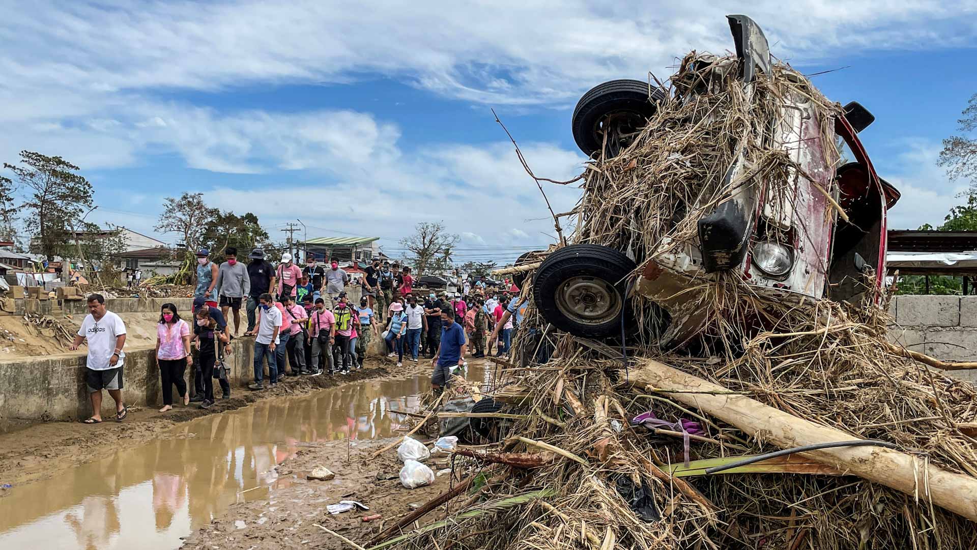 Image for the title: Philippine death toll from its strongest typhoon of year tops 400 
