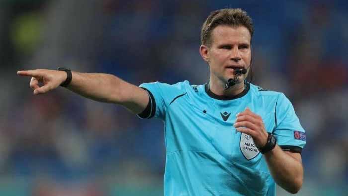 صورة بعنوان: الحكم الألماني فيليكس يدير لقاء إنجلترا وأوكرانيا في "يورو 2020" 