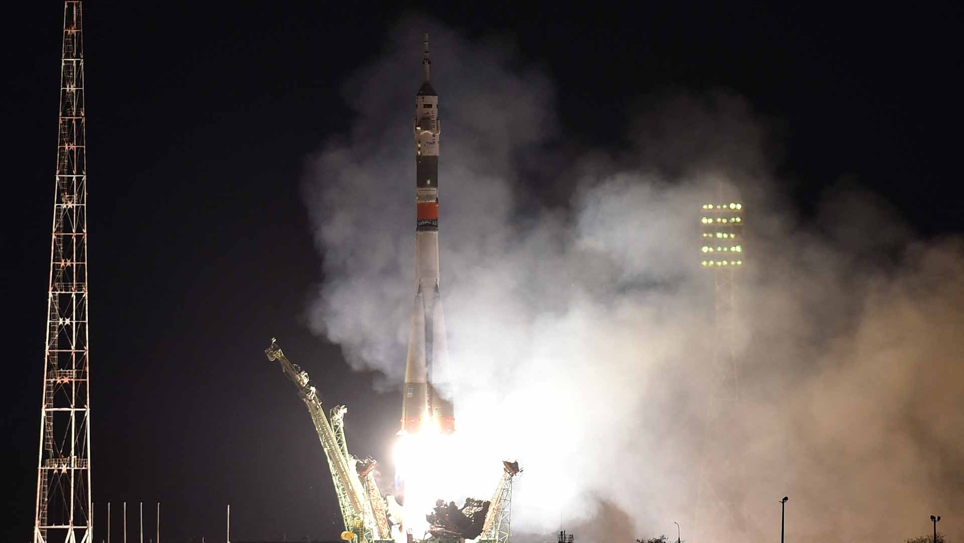 Image for the title: Russian rocket launches UK telecom satellites 