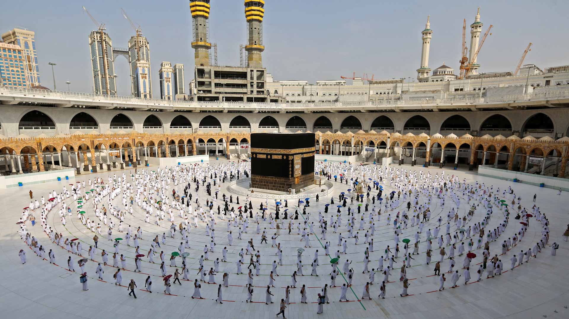 صورة بعنوان: وزير الداخلية السعودي يعتمد الخطة الأمنية لإقامة مناسك الحج 