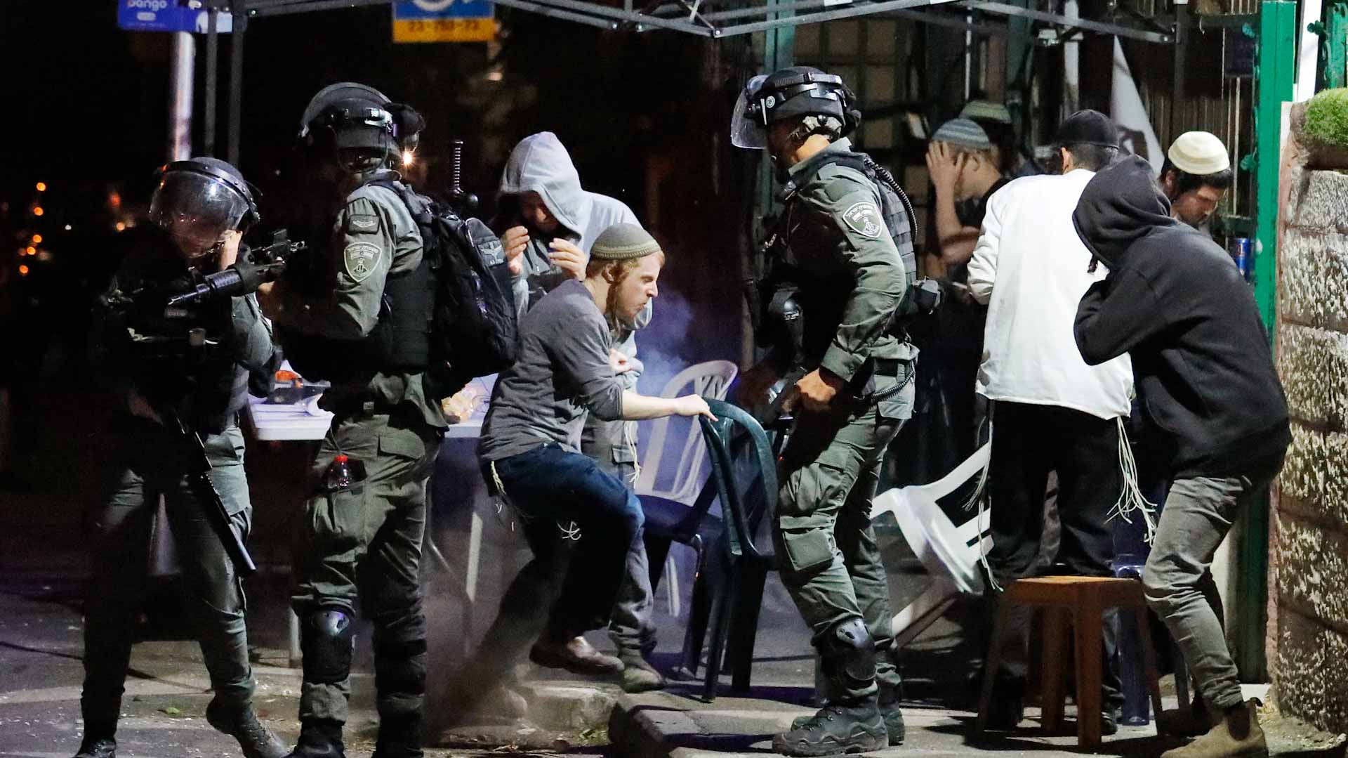 Image for the title: Israeli fire kills Palestinian in West Bank unrest 