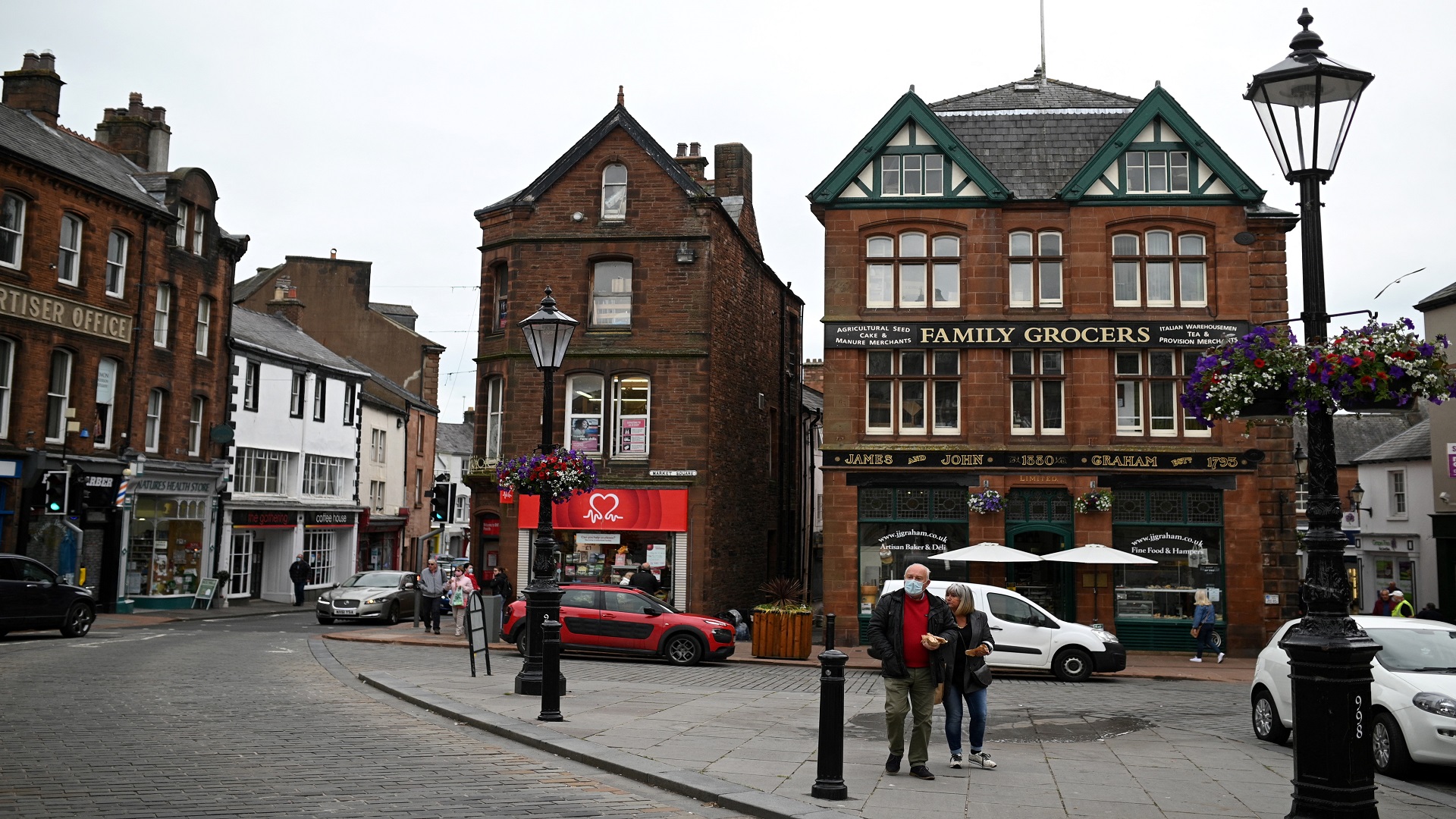Image for the title: PM Johnson to set out lockdown easing 