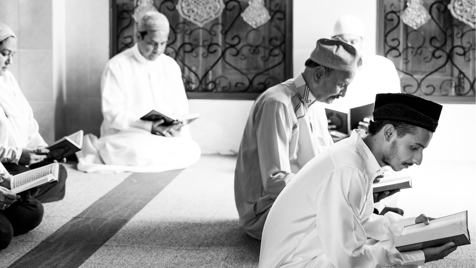 صورة بعنوان: بوابة الأمان  