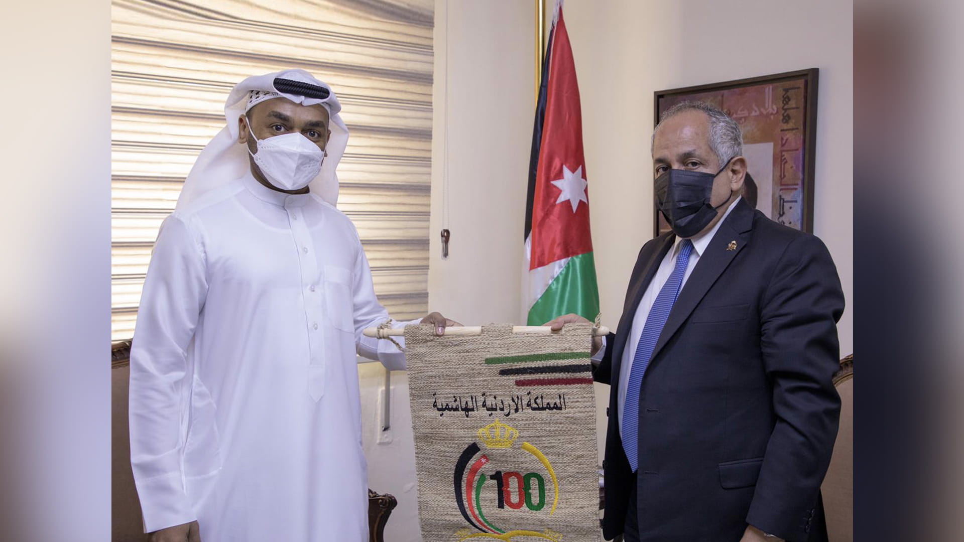 صورة بعنوان: أمين عام البرلمان العربي للطفل ووزيرالثقافة الأردني يبحثان التعاون 