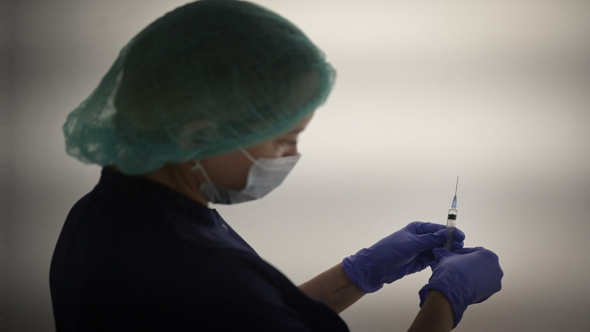 صورة بعنوان: روسيا تسجل 23962 إصابة جديدة بكورونا و725 وفاة 