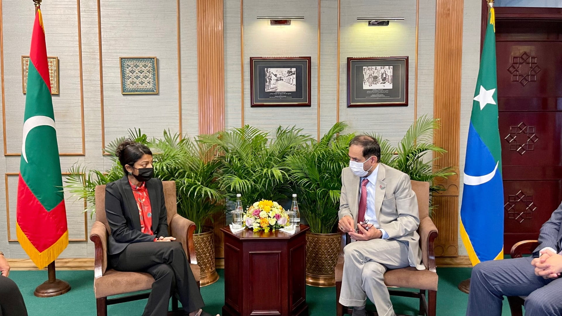 Image for the title: FNC, Parliament of Maldives discuss cooperation 
