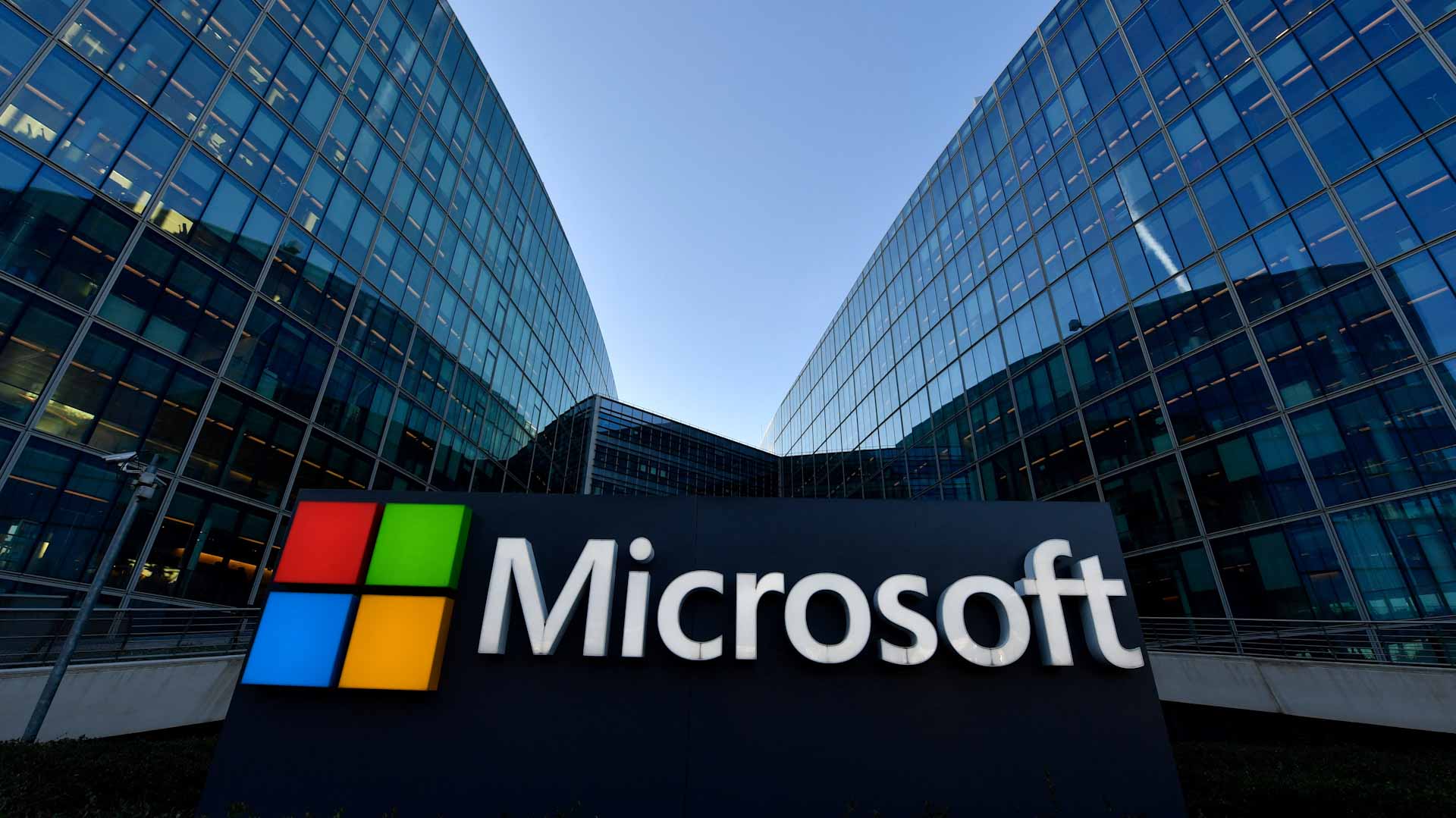 Image for the title: Microsoft patches 'PrintNightmare' flaw in Windows 
