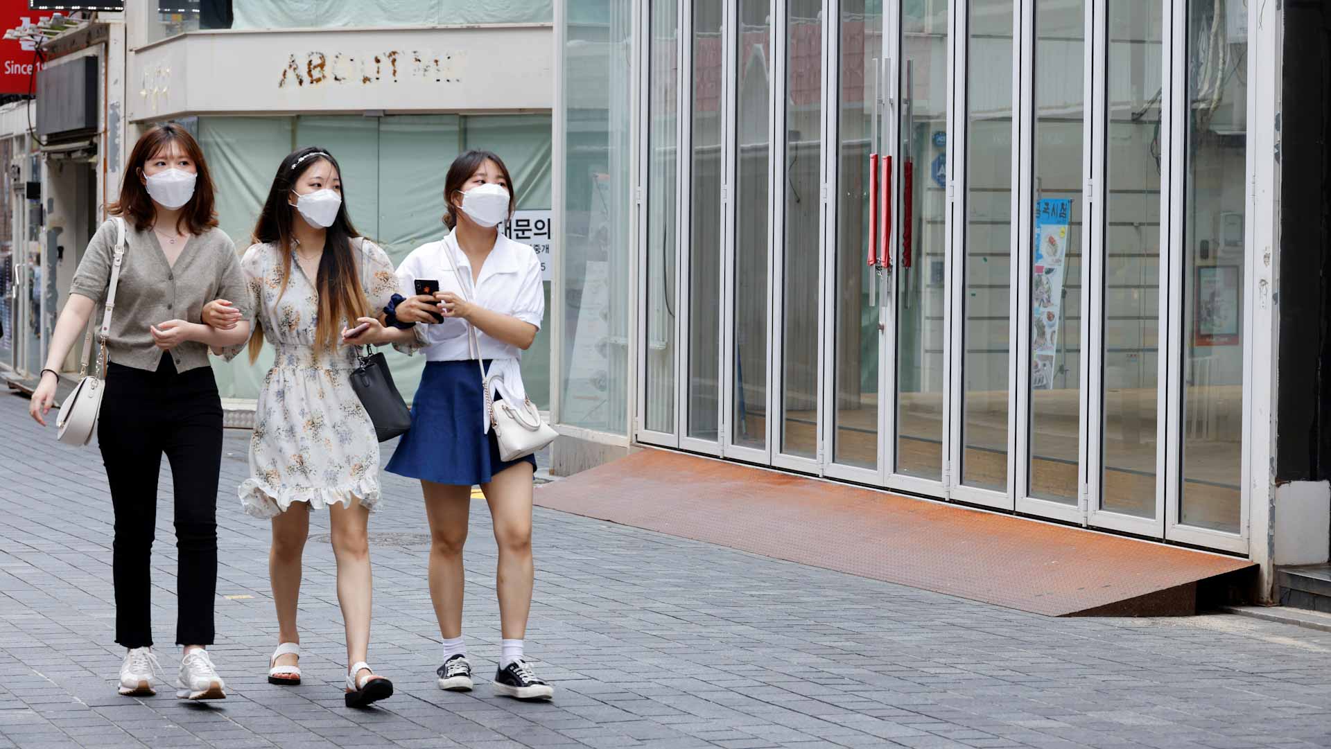 صورة بعنوان: كوريا الجنوبية تسجل أعلى مستوى من الإصابات اليومية بالجائحة 