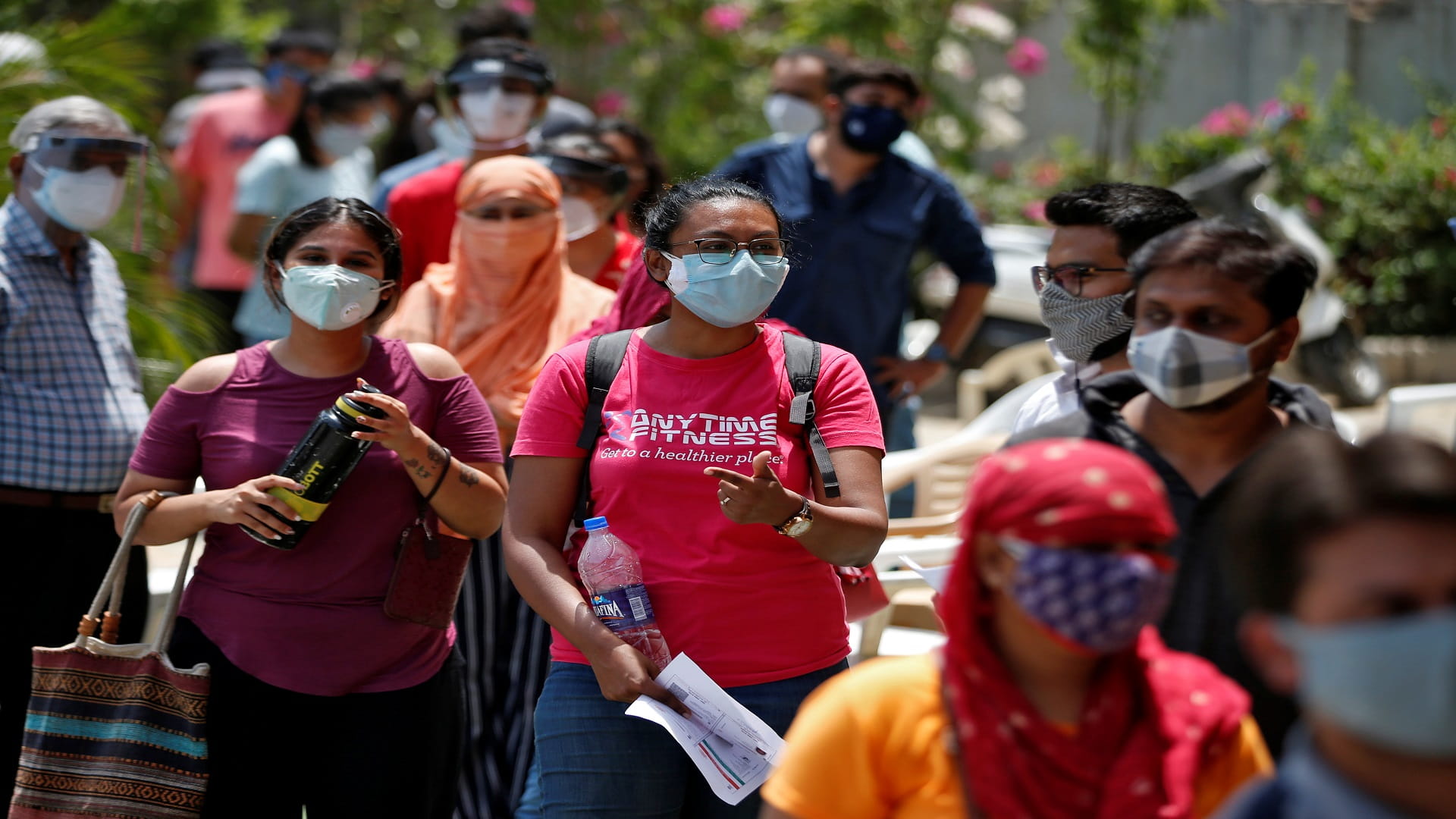 صورة بعنوان: الهند تحصي 32906 إصابات جديدة بفيروس كورونا و2020 وفاة  