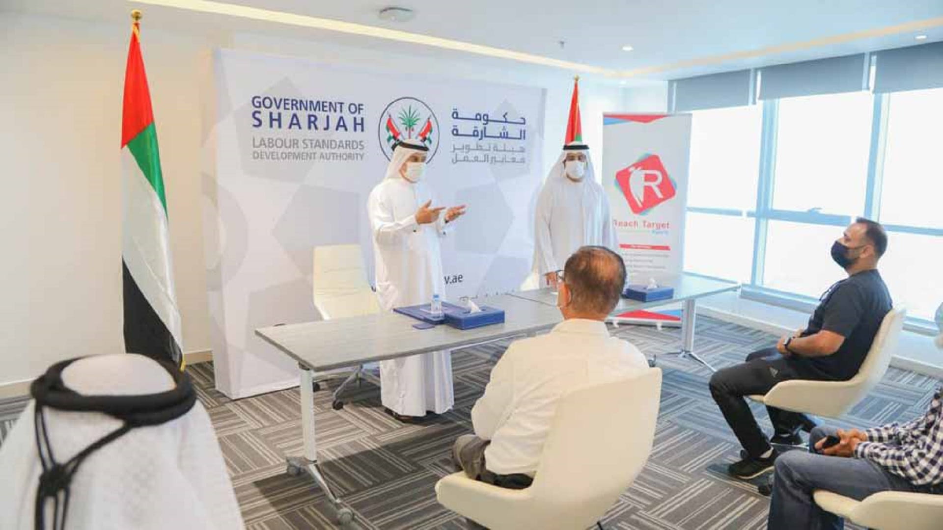 صورة بعنوان: "معايير العمل" بالشارقة تُكرم الفرق الفائزة في البطولة العمالية 4 