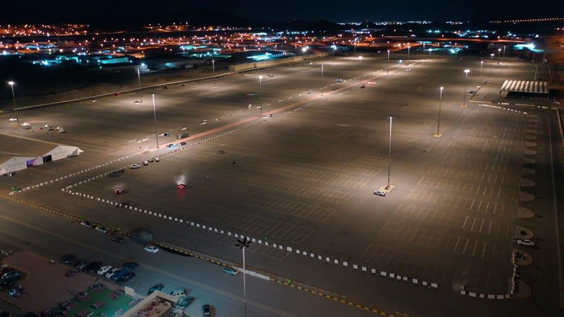 صورة بعنوان: 5 مواقف على مداخل مكة المكرمة تستقبل سيارات الحجاج 