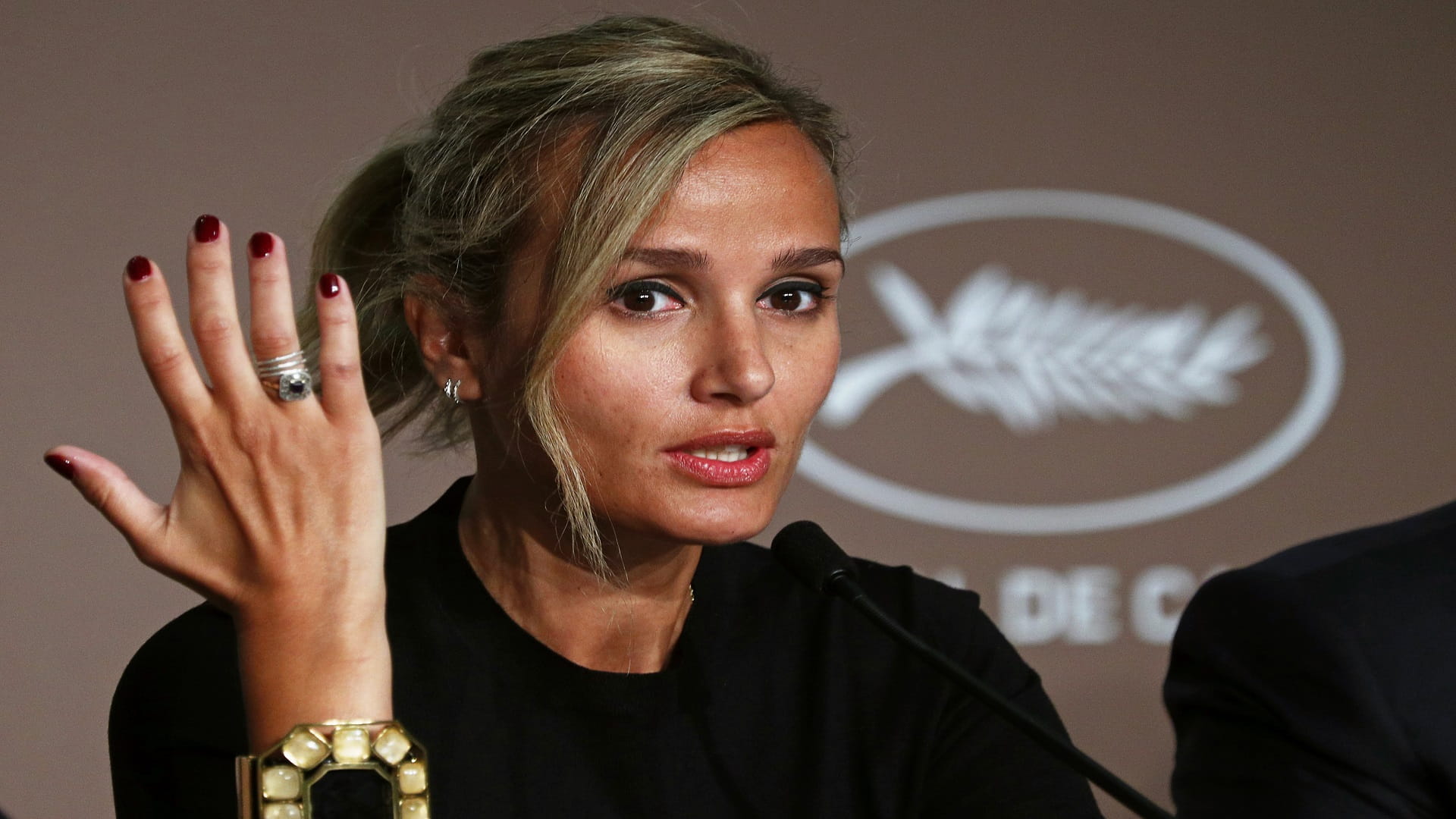 صورة بعنوان: قبل إعلان النتائج...فيلم "تيتان" يفوز بالسعفة الذهبية لمهرجان كان 