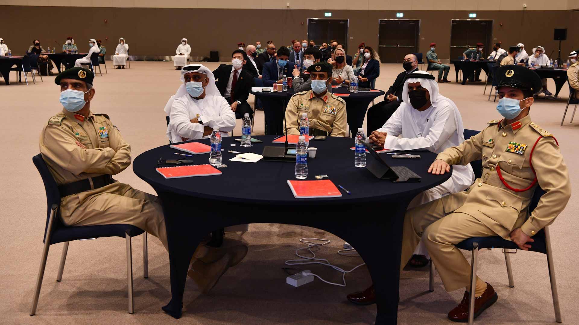 صورة بعنوان: شرطة دبي تناقش خطط تأمين "إكسبو 2020" وجاهزية الفرق 