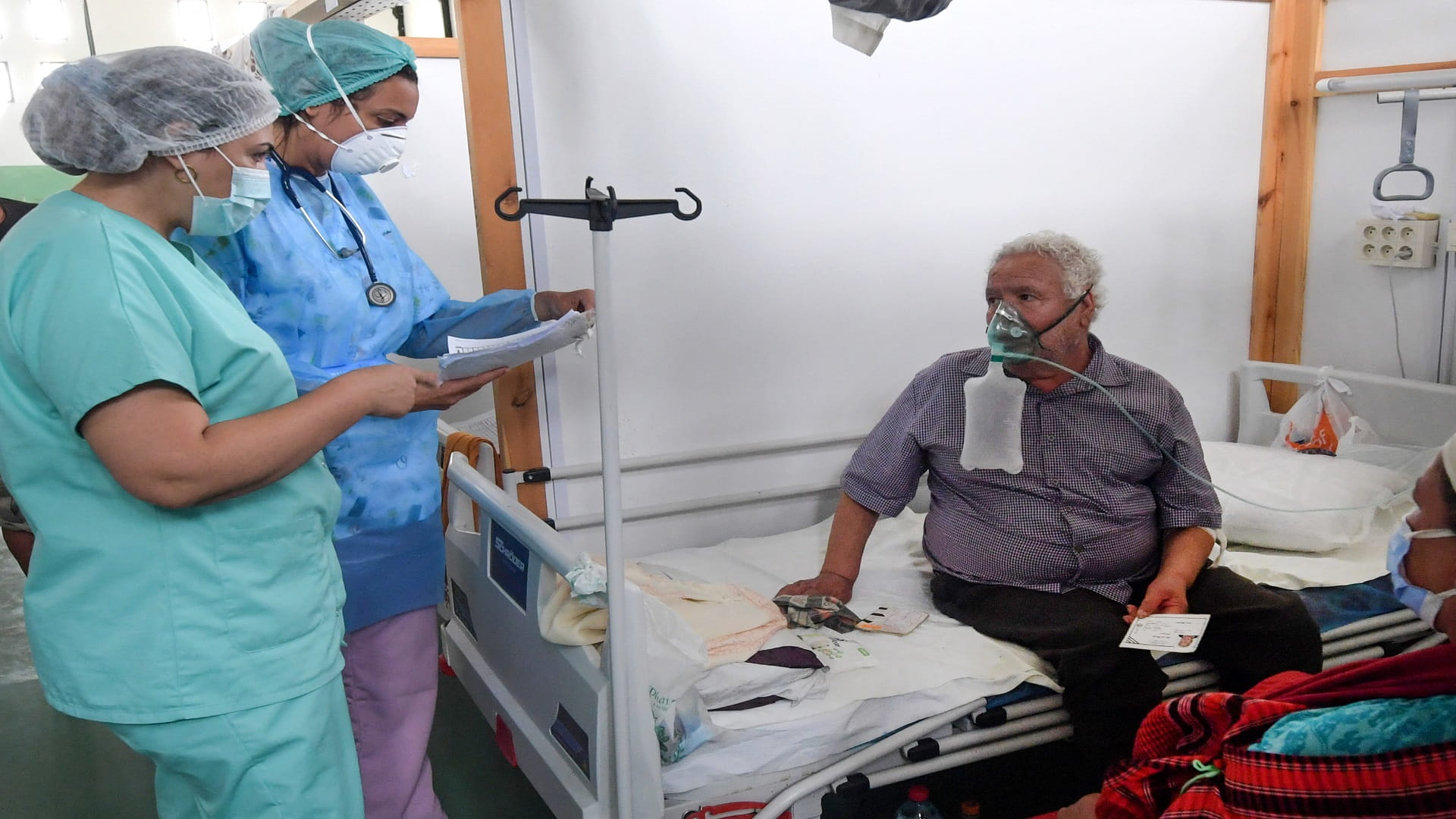 Image for the title: Tunisia announces 4,829 new virus-related infections, 139 deaths 