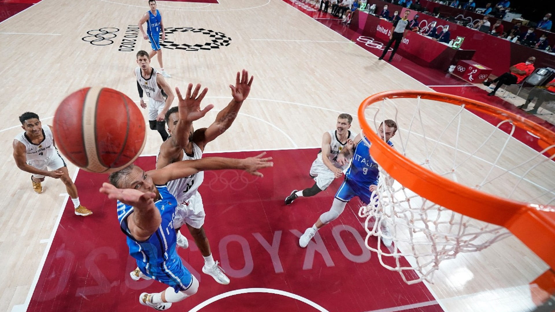 صورة بعنوان: المنتخب الإيطالي يتخطى ألمانيا في منافسات كرة السلة الأولمبية 