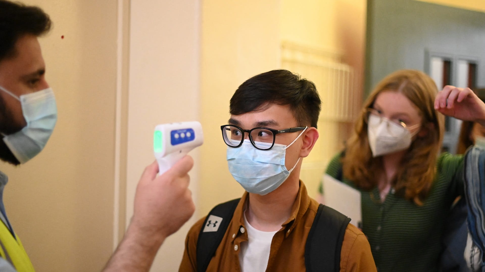 Image for the title: Britain reports 29,173 COVID-19 cases  