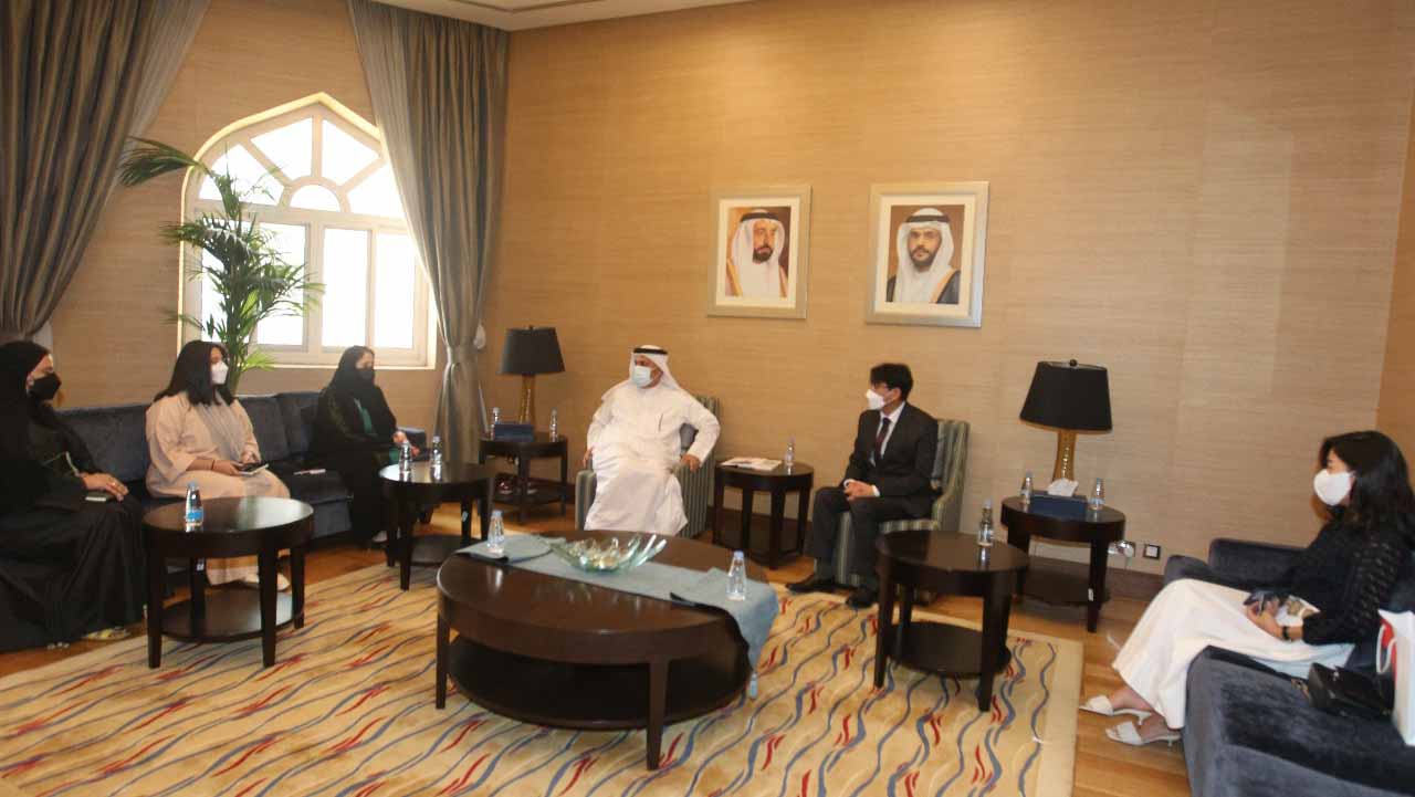 صورة بعنوان: "غرفة الشارقة" تبحث مع كوريا الجنوبية التعاون الاقتصادي  