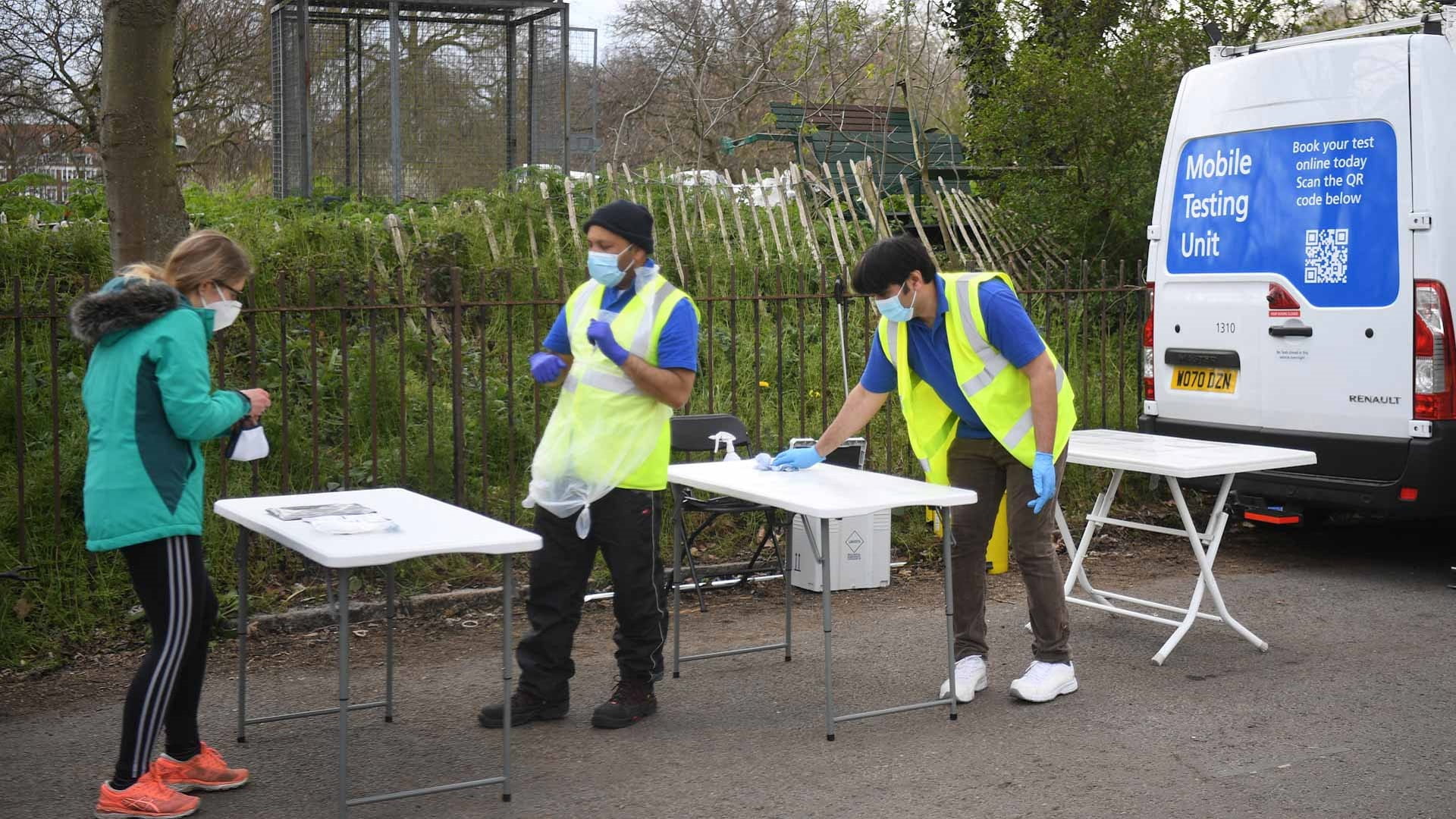 Image for the title: UK could end quarantine for travellers from France 
