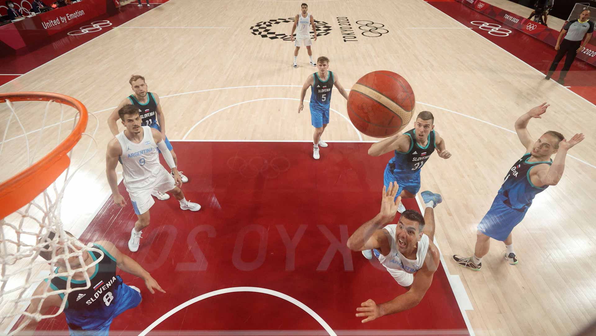 صورة بعنوان: منتخب سلوفينيا يتخطى الأرجنتين في منافسات السلة بأولمبياد طوكيو 