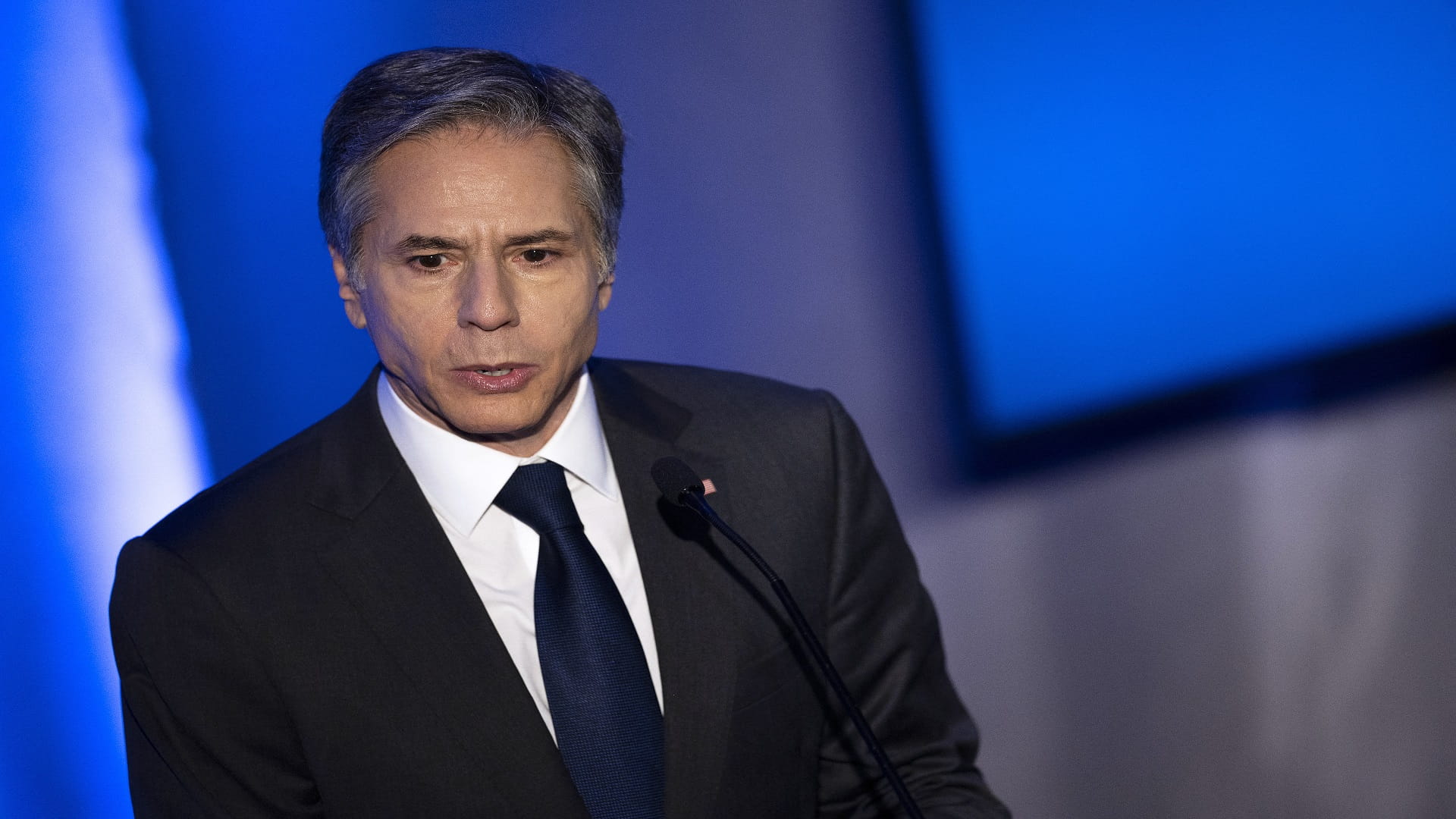 Image for the title: Blinken calls Tunisia president, presses on democracy 