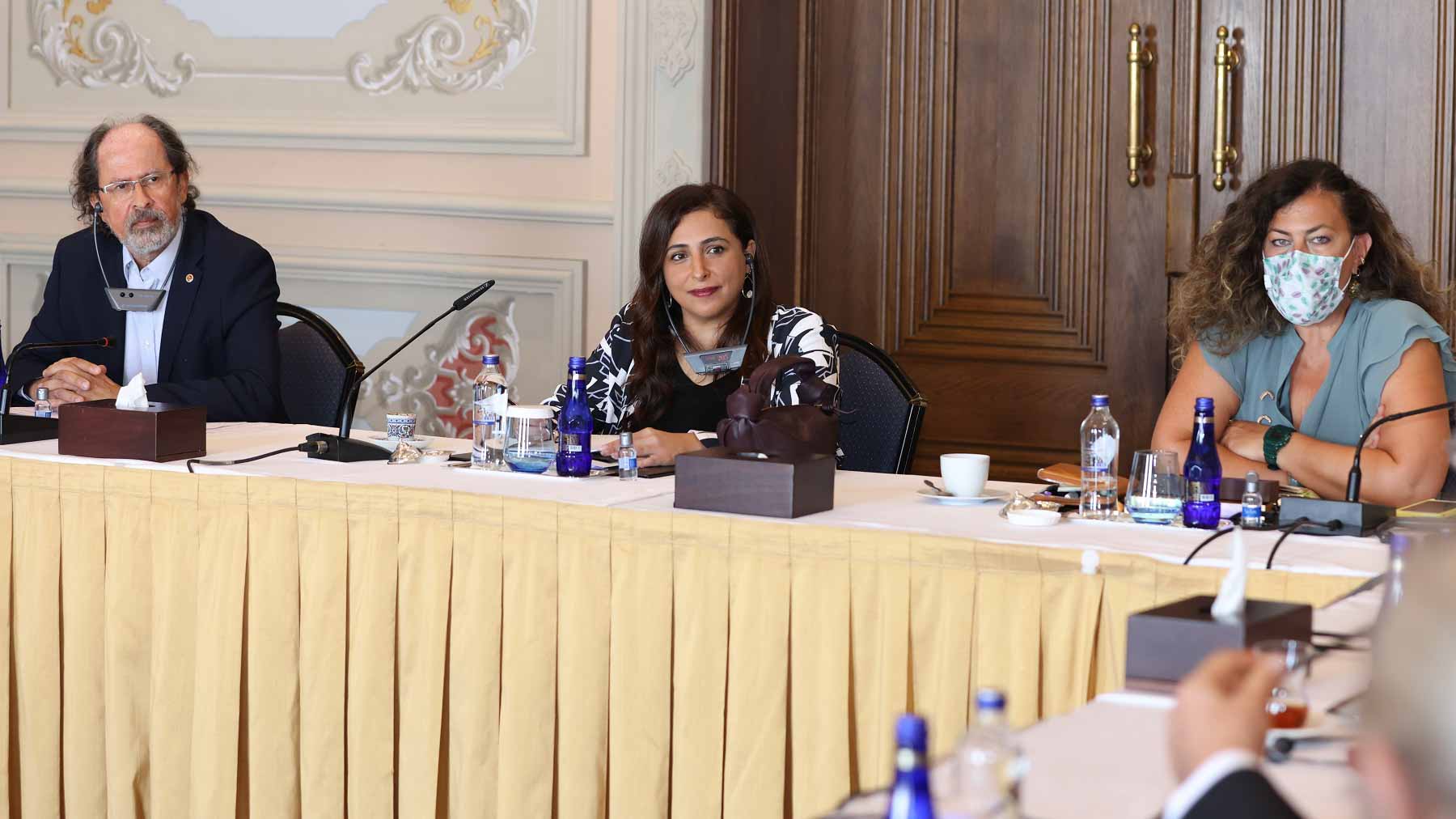 صورة بعنوان: بدور القاسمي تبحث في تركيا فرص تعافي صناعة الكتاب من كورونا  