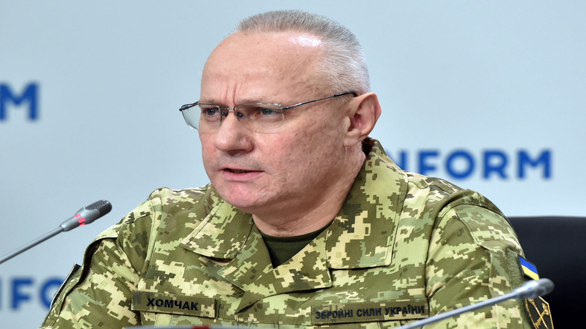 Image for the title: Ukrainian president fires head of the armed forces 