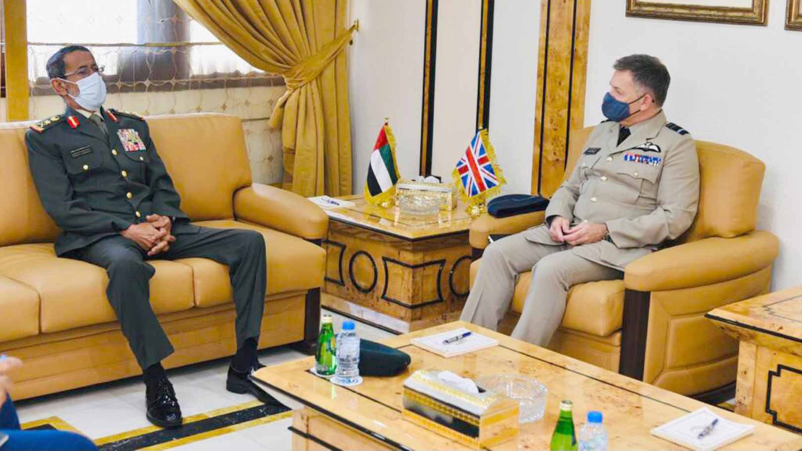 صورة بعنوان: الإمارات وبريطانيا تبحثان تعزيز التعاون الدفاعي والعسكري 