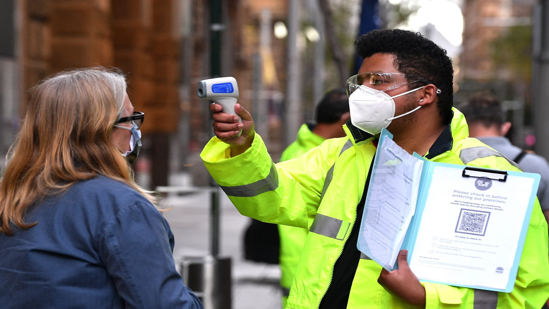 Image for the title: Sydney lockdown extended as Australia COVID-19 cases spike 