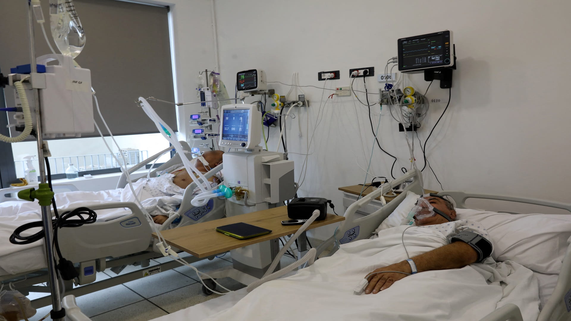 Image for the title: Two COVID patients lose fight for life in Lebanon, 1,224 infected 