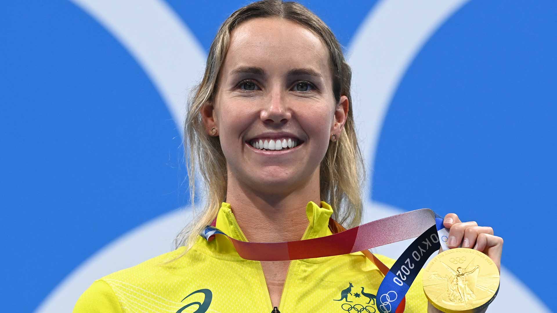 صورة بعنوان: الأسترالية ماكيون تتوج بذهبية سباق 100 متر حرة للسيدات 