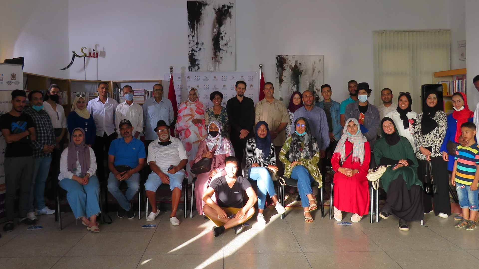 صورة بعنوان: الناقدة العزة بيروك تستقصي أسئلة الهوية والصحراء في الشعر الحساني 