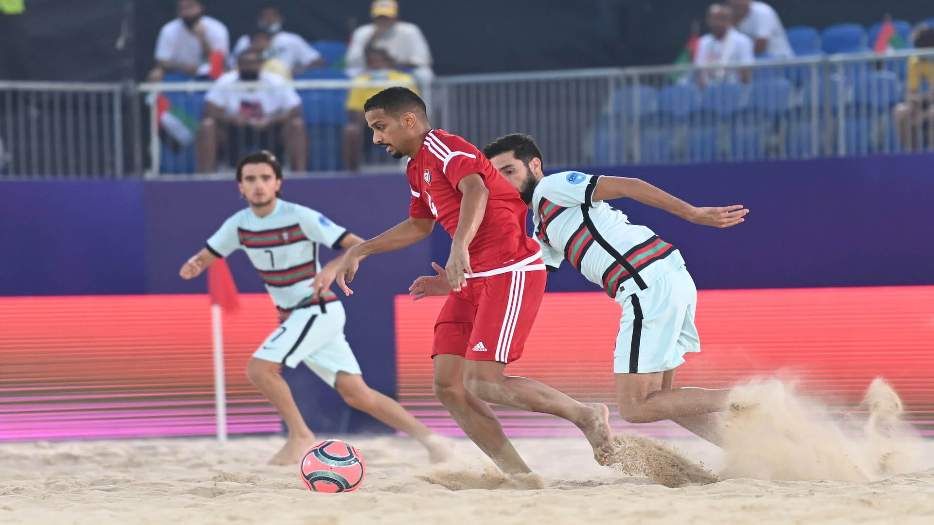 صورة بعنوان: أبيض الشواطئ يخسر أمام البرتغال بثاني جولات بطولة كأس القارات 