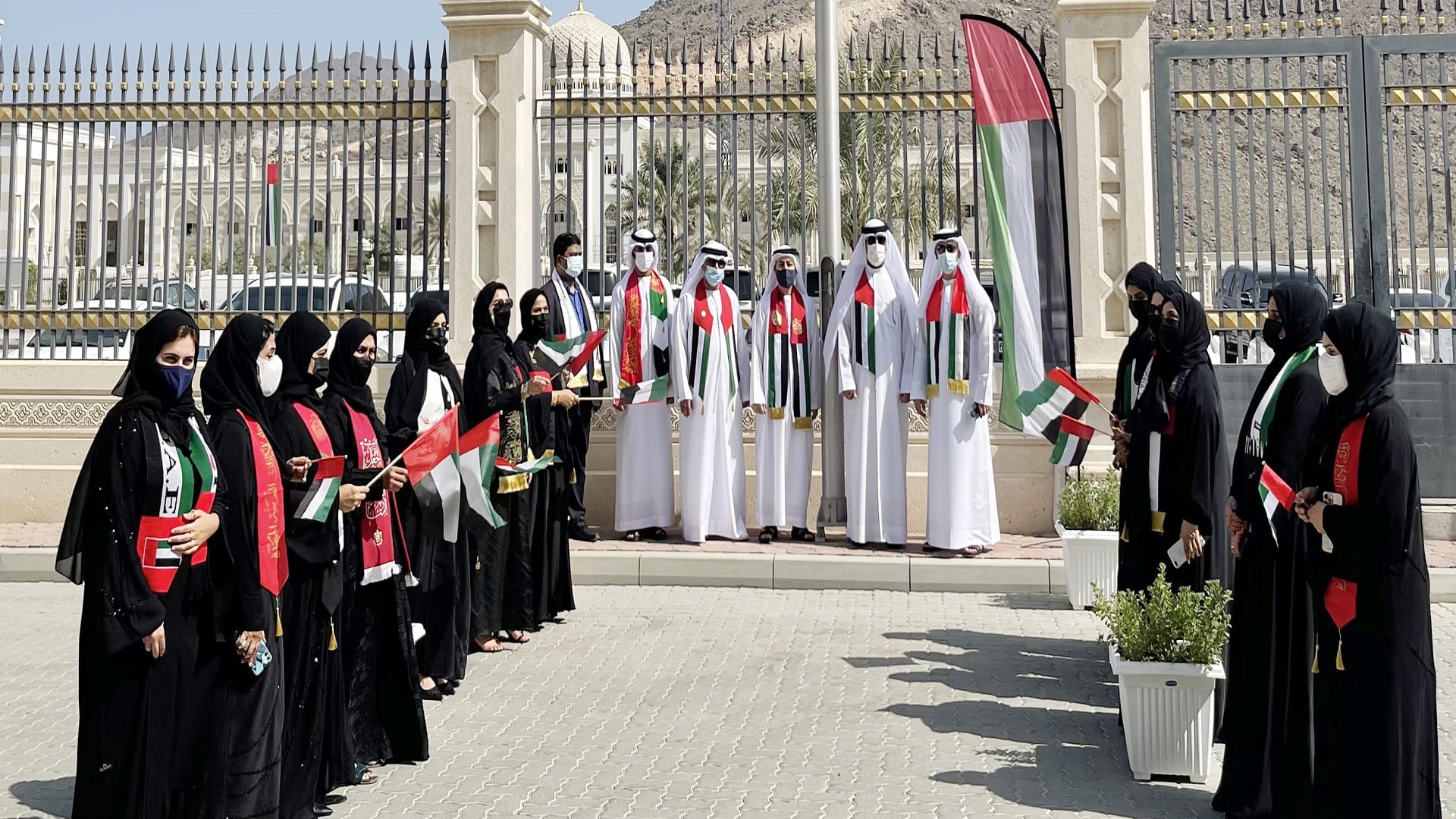 Image for the title: KMC, SGMB's Contact Centre celebrate Flag Day 